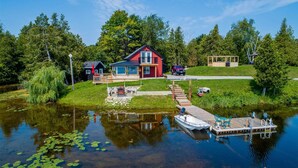 Exterior - Beautiful private resort FOUR SEASON (Kawartha Lakes)