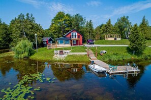 Exterior - Beautiful private resort FOUR SEASON (Kawartha Lakes)