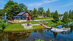 Exterior - Beautiful private resort FOUR SEASON (Kawartha Lakes)