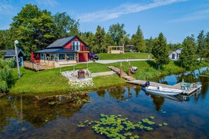 Exterior - Beautiful private resort FOUR SEASON (Kawartha Lakes)