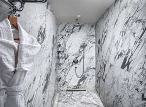 Suite, 1 King-Bett (Presidential Suite) | Hochwertige Bettwaren, Minibar, Zimmersafe, individuell dekoriert