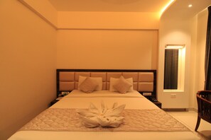 Premium bedding, free WiFi, bed sheets - Ramrathna Residency (Madurai)