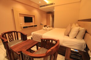 Deluxe Room (AC) | Premium bedding, free WiFi, bed sheets - Ramrathna Residency (Madurai)