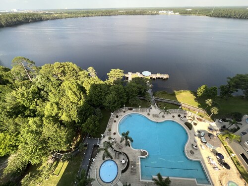Disney Condo-Beautiful Lake views from XL Balcony