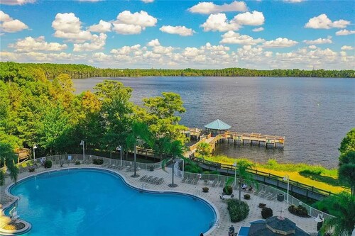 Disney Condo-Beautiful Lake views from XL Balcony