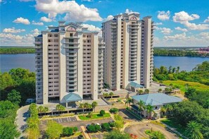 Exterior - Disney Condo-Beautiful Lake views from XL Balcony (Orlando)
