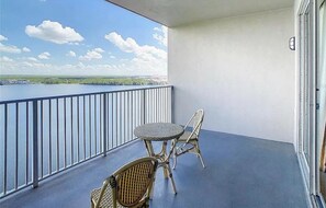 Property grounds - Disney Condo-Beautiful Lake views from XL Balcony (Orlando)
