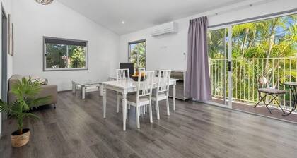 Tropical 2 bedroom home with Pool and Sauna