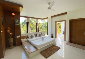 6 عدّة غرف نوم ومكتب وواي فاي مجانًا