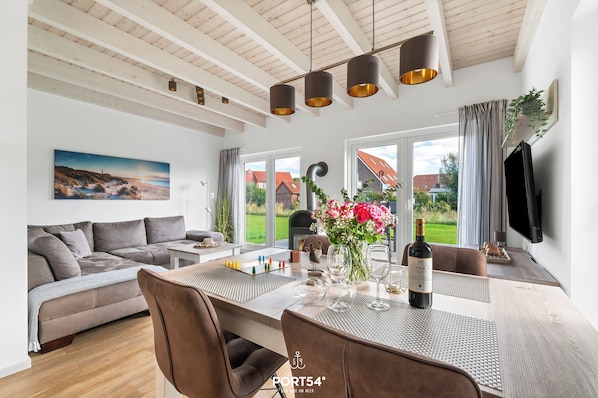 Interior - Nordseebrise Büsum - terrace, fireplace, infrared cabin, close to the beach and the North Sea (Büsum)