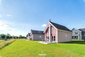 Exterior - Vacation apartment Nordseebrise in the Nordseeresort - terrace, fireplace, infrared cabin, S (Büsum)