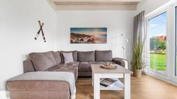 Fernseher, Kamin, Tischtennisplatte, Videothek