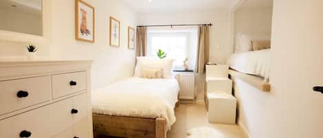 3 bedrooms, iron/ironing board, travel crib, free WiFi