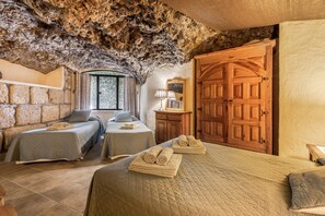 6 Schlafzimmer, Bügeleisen/Bügelbrett, kostenloses WLAN, Bettwäsche