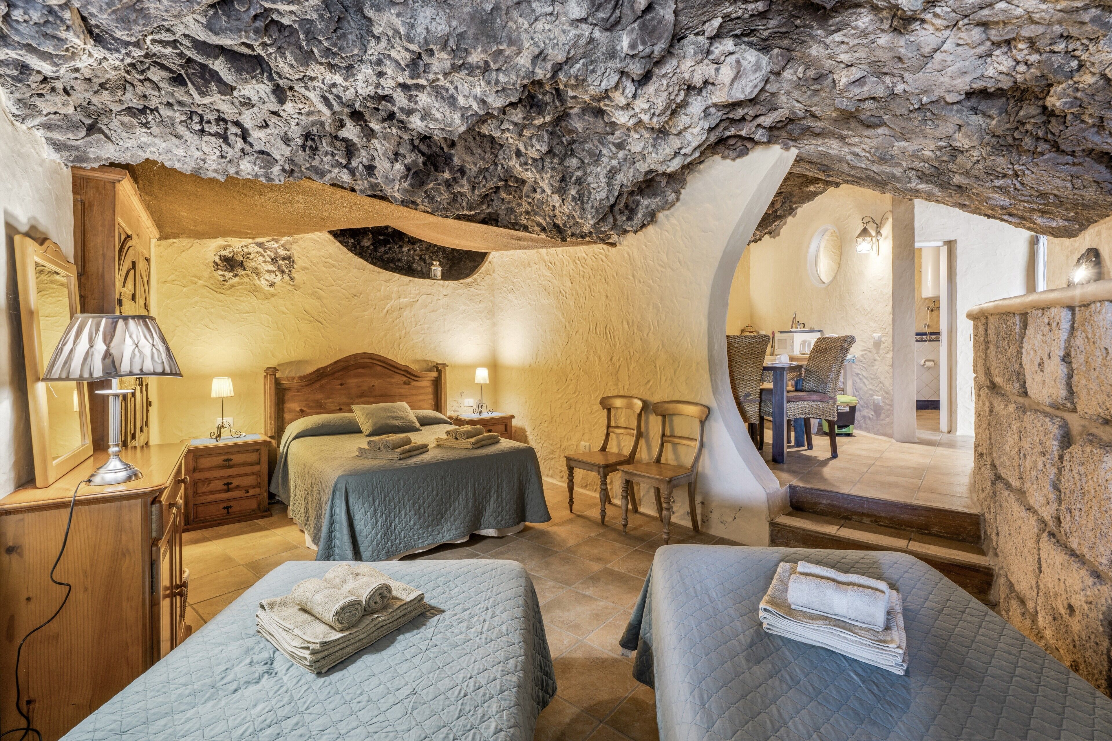 6 camere, ferro/asse da stiro, Wi-Fi gratuito, lenzuola