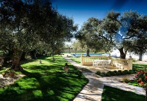 Property grounds - Pet-Friendly Villa close to the Beach with Private Pool, Garden, Terraces, BBQ & Wi-Fi (Vinarós)