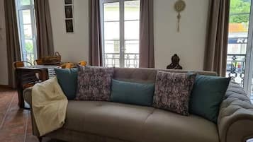 TV
