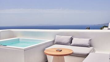 Deluxe Sea View Jacuzzi | Terrace/patio