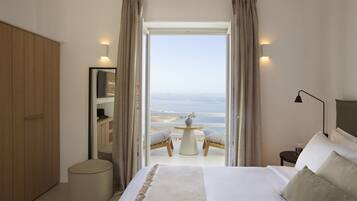 1 sovrum, sängtillbehör av högsta kvalitet och duntäcken