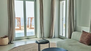 Signature Suite Sea View Pool