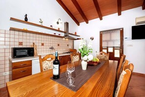Dining - Holiday home for 3 in Bale near Rovinj (Bale)