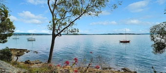 Wangi Waterfront Hideaway
