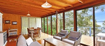 Wangi Waterfront Hideaway