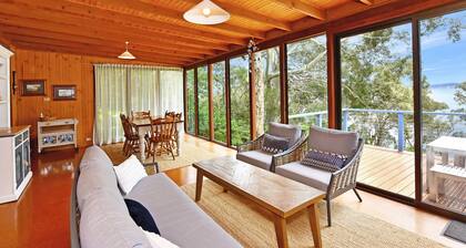 Wangi Waterfront Hideaway