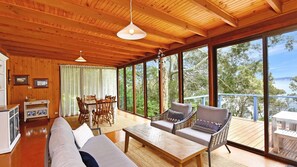 TV, fireplace, Netflix, streaming services