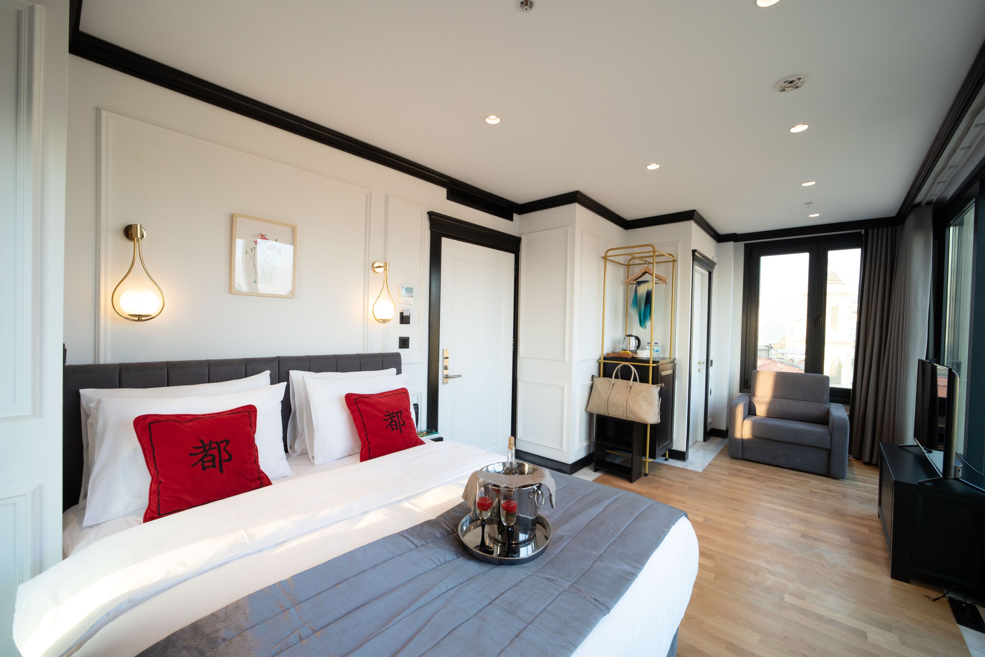 deluxe double room, terrace | 1 bedroom, premium bedding, tempur-pedic beds, minibar