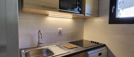 ثلاجة، غسالة أطباق