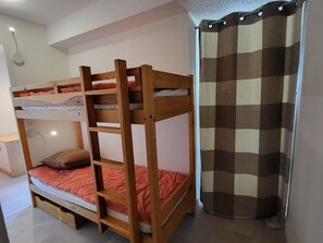 1 bedroom