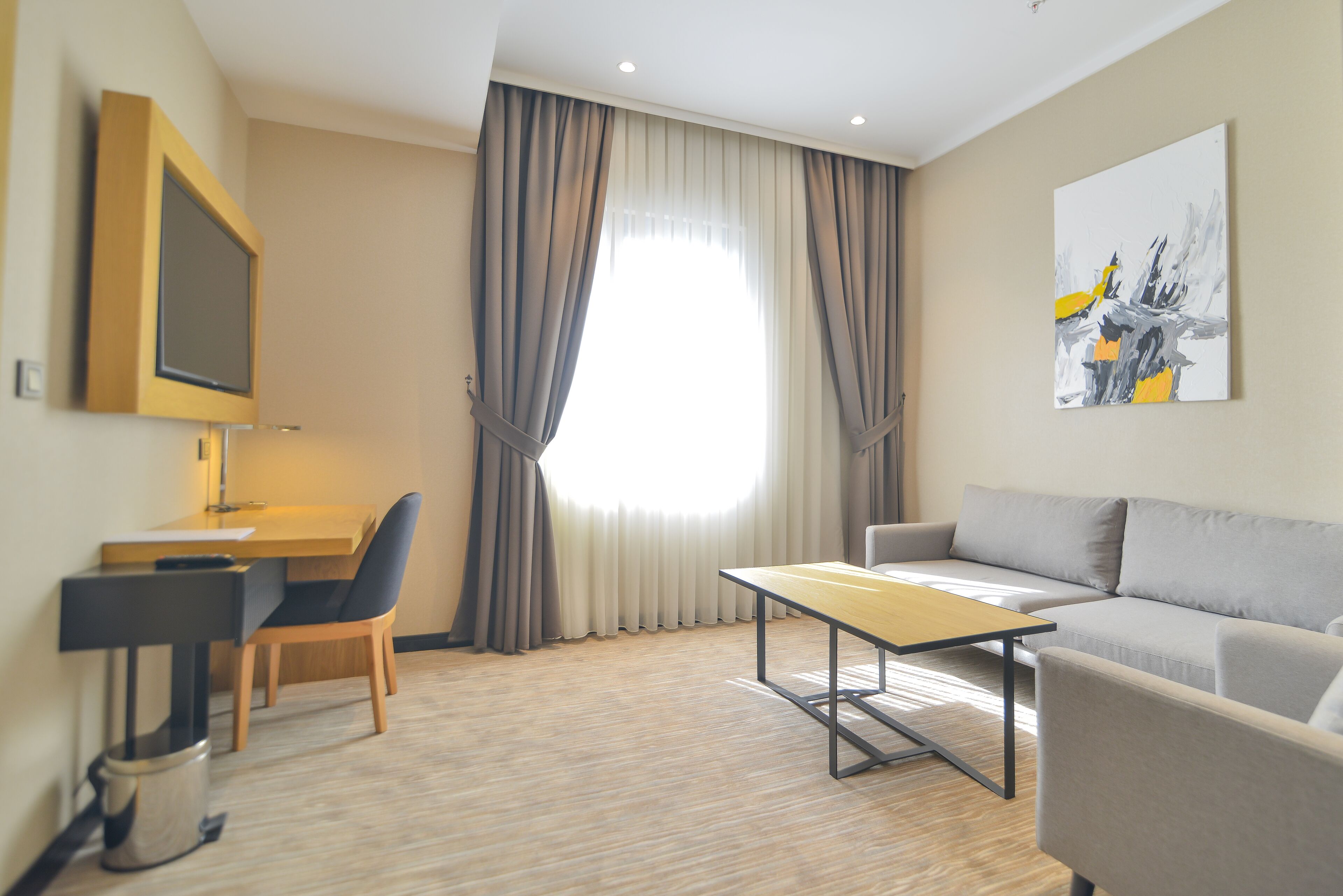 junior room | 1 bedroom, premium bedding, minibar, desk