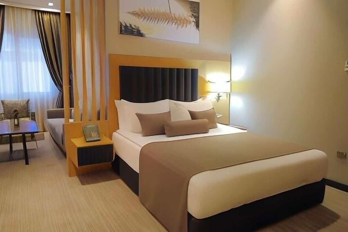1 chambre, literie de qualité supérieure, minibar, bureau