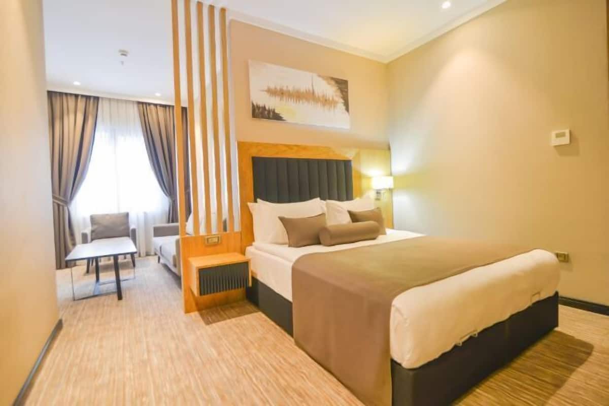 1 chambre, literie de qualité supérieure, minibar, bureau
