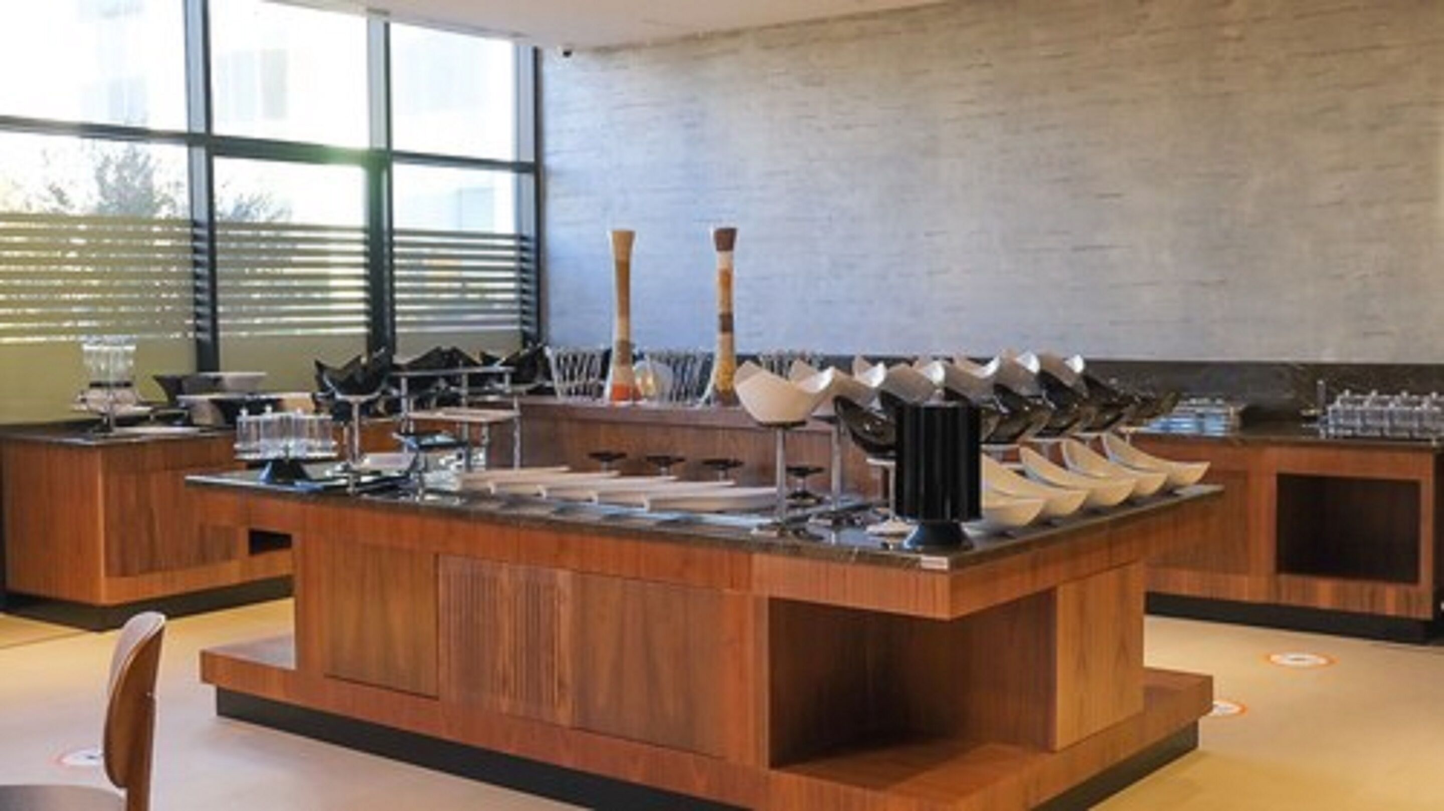 Daily buffet breakfast (EUR 7 per person)