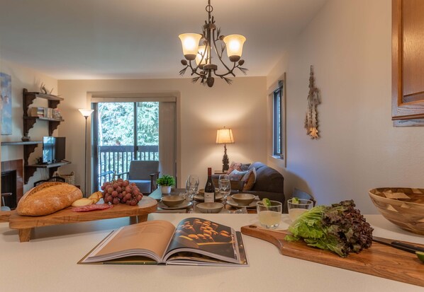 Televisión y chimenea 