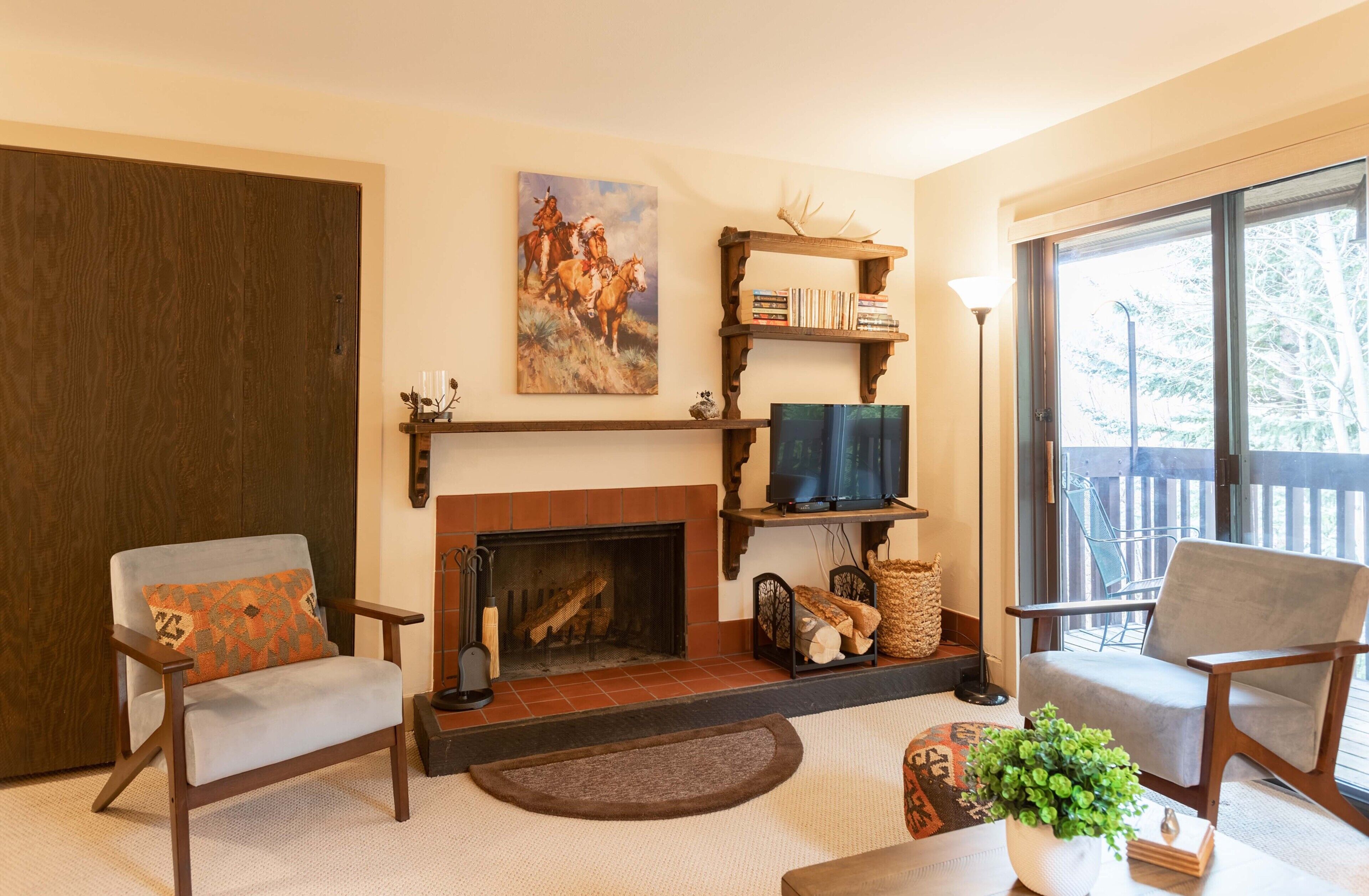 Télévision, cheminée