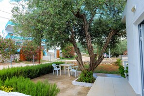 Front of property - Vila Chris (Ksamil)