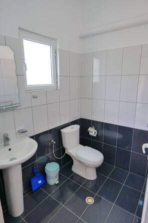 Studio, Balcony | Bathroom | Shower, towels - Vila Chris (Ksamil)