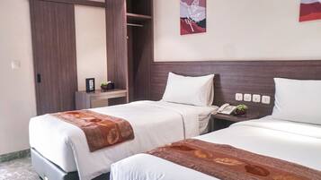 Chambre Supérieure Double ou avec lits jumeaux | Bureau, chambres insonorisées, fer et planche à repasser, Wi-Fi gratuit
