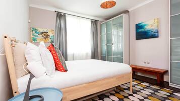 4 bedrooms, WiFi, bed sheets