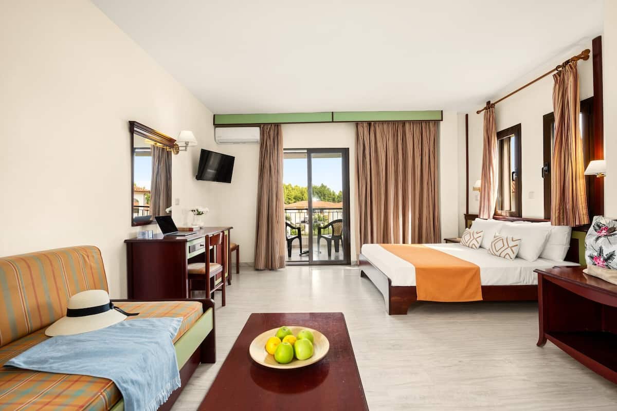 1 bedroom, in-room safe, individually decorated, individually furnished