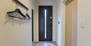 [No pets allowed]Apartment, Non Smoking (8persons) | Desk, blackout drapes, free WiFi, bed sheets