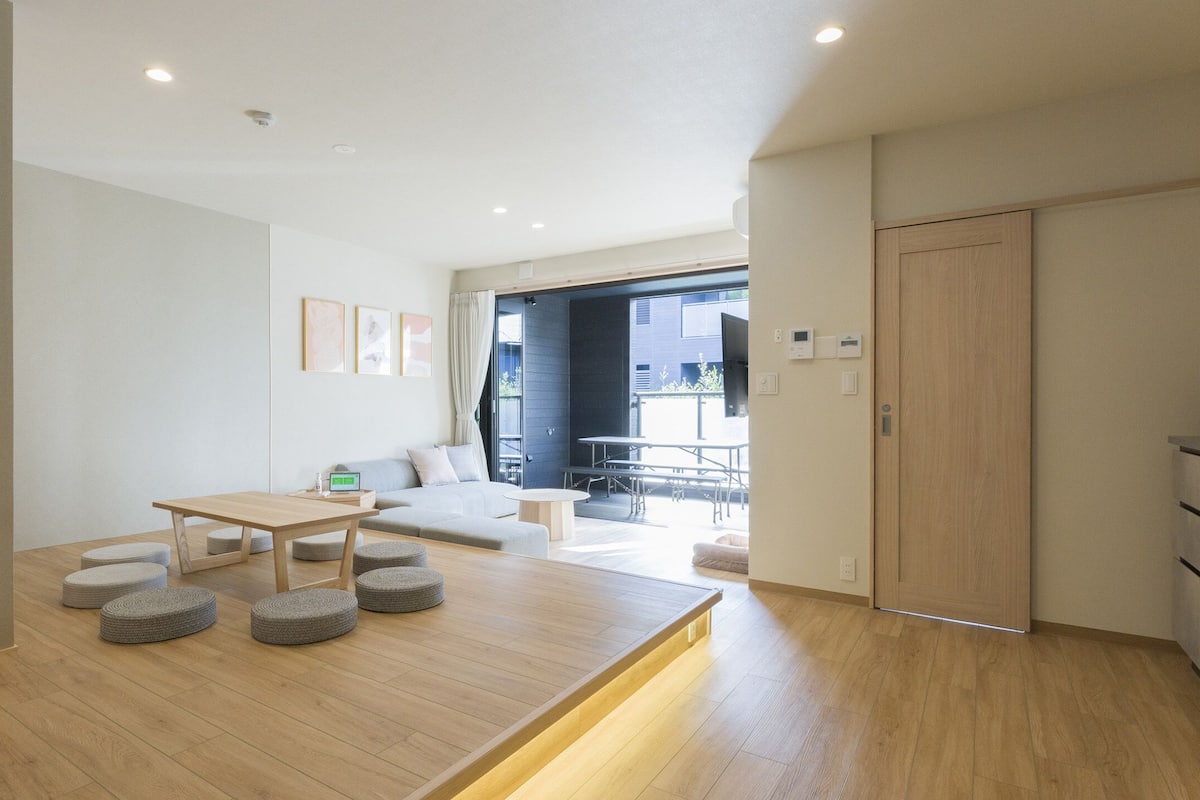 Habitación, para no fumadores, no se aceptan mascotas (5 persons) | Área de sala de estar | Televisión de pantalla plana