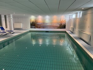Piscina coperta, una piscina riscaldata