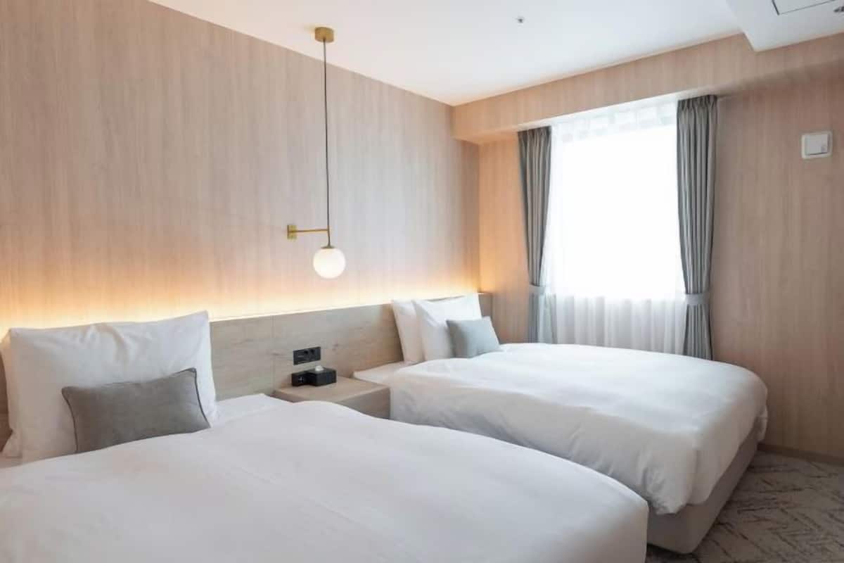 Premium bedding, down duvets, in-room safe, blackout curtains