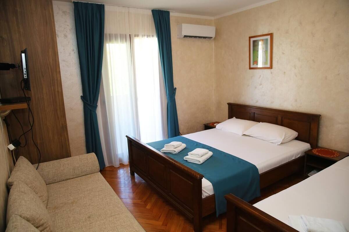 Comfort Apartment, Kitchenette, Pool View | 1 bedroom, desk, iron/ironing board, free WiFi