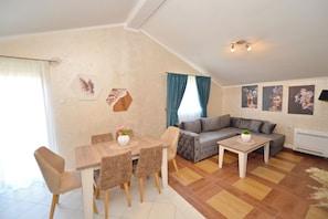Apartment | Living area