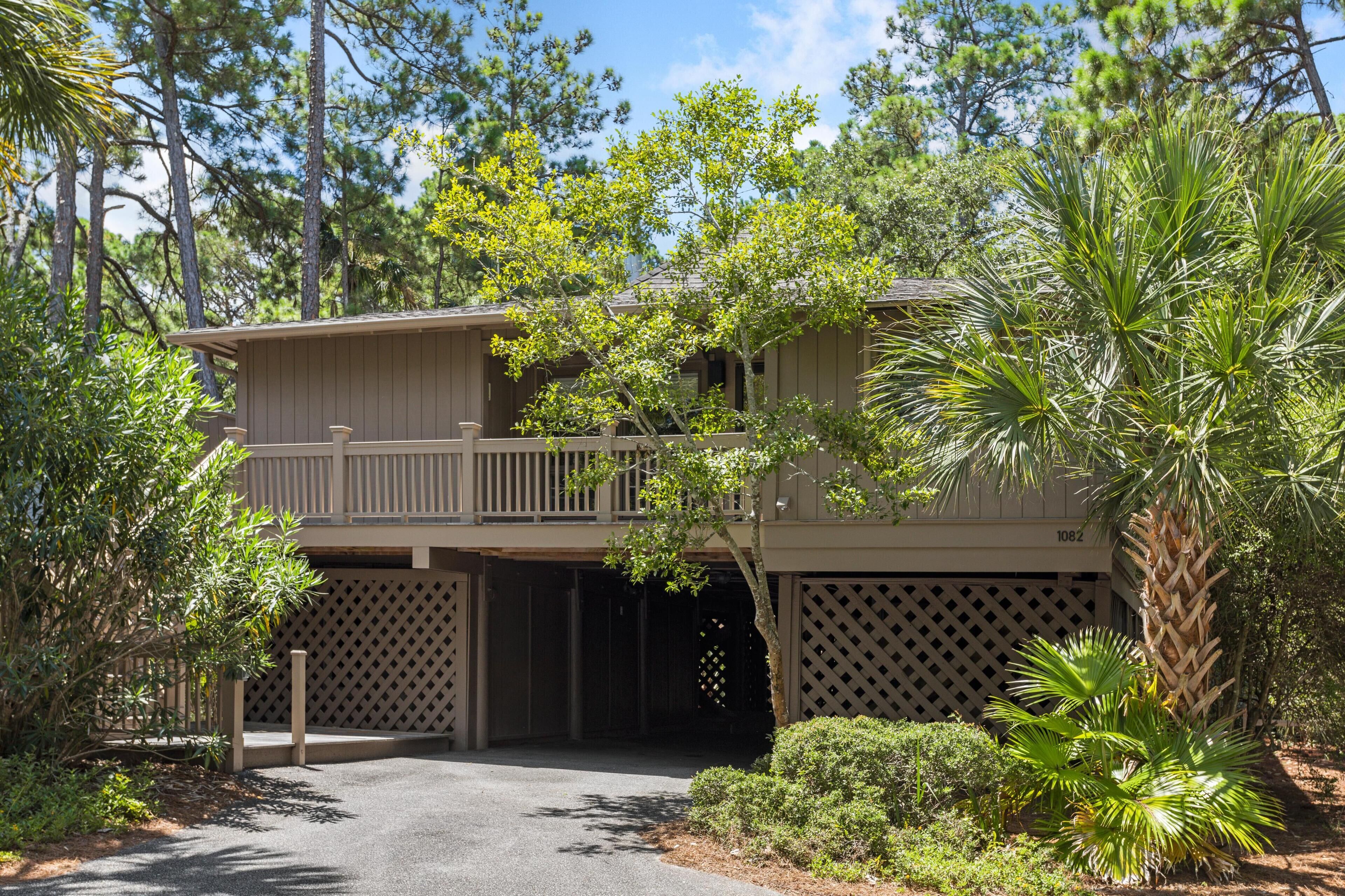 Kiawah Exclusives: 1082 Sparrow Pond Cottage Lagoon View